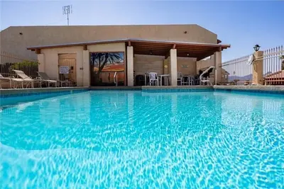 Image de Vue Sur Le Lac! ! ! ! Emplacement en centre-ville chez Vista West Villas!