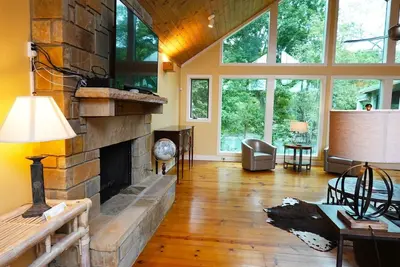 Image de Maison de vacances de luxe sans pareil sur la petite rivière rouge