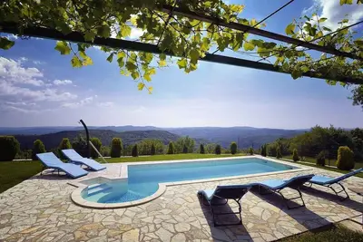 Image de Villa avec piscine et vue panoramique