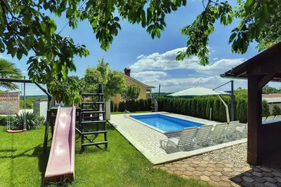 Image de Maison de vacances avec piscine et climatisation