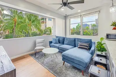 Image de Waikīkī Beach Loft Near Restaurants (100% légal)