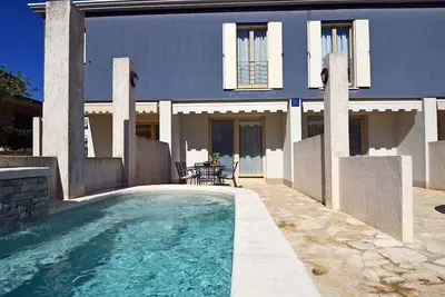Image de Maison de vacances avec piscine et climatisation