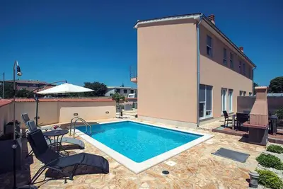 Image de Villa avec 2 piscines et barbecue