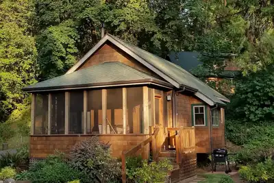 Image de Mckenzie River Cabin @ The Log Canin Inn