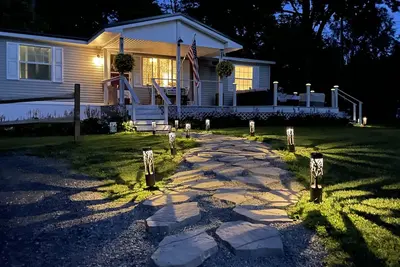 Image de Vue sur le lac, confort / nature @ The Castle Hill