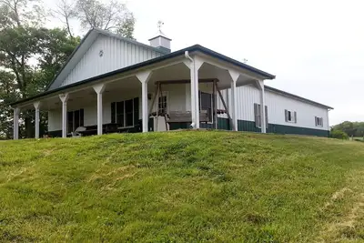 Image de Graham Farm Cabin. . .