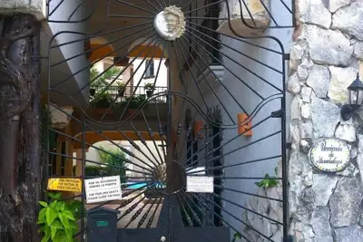 Image de Hacienda de Guadalupe Penthouse confortable de style mexicain