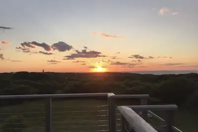 Image de Vues Vues Vues! ! Couchers de soleil! ! Martha's Vineyard Gem historique et grand pont de toit! !