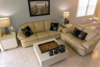 Image de Amis Et Escapades Familiales! Trois Jolies Apts 2br / 2ba! Piscine, Tennis, Grill