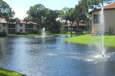 Image de Grande affaire! Deux Appartements Confortables, Piscine, Tennis, Bbq / À PROXIMITÉ Des Attractions