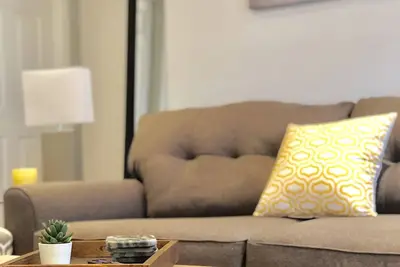 Image de 1 Atl / Atl récemment rénové, proche des attractions de la ville