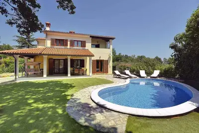 Image de Villa avec piscine et climatisation