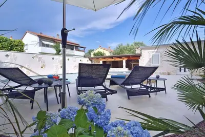 Image de Maison de vacances avec piscine et climatisation