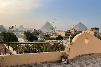 Image de Isis pyramids view. .