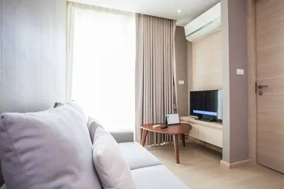 Image de Condo confortable et de luxe. # 4 (Bts & Mrt Silom)