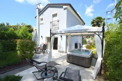 Image de Maison de vacances Malinska pour 1 - 6 personnes avec 2 chambres à coucher - Maison de vacances