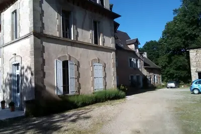 Image de Maison en bout d' une grande demeure