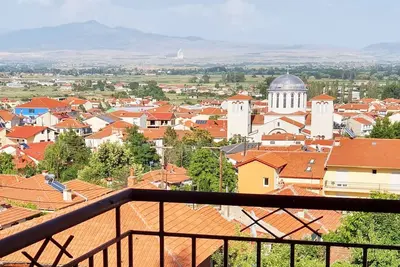 Image de Appartement agréable et confortable avec une vue imprenable sur Florina.
