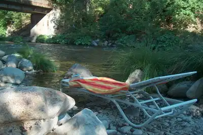 Image de Chalet sur la rivière Upper Sacramento - Accès à la rivière et à la plage