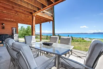 Image de Spacieuse maison de style cabine avec cuisine complète, terrasse, patio, vue - près du lac Bear