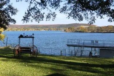 Image de 💕RomaticGetaway💕Lakefront + Fireplace = PerfectVacay💕