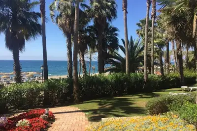 Image de Front de mer - Jardins magnifiques - Plage de Las Canas - Marbella