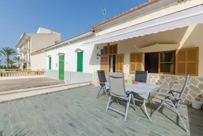 YourHouse Petita, maison de village près de la plage