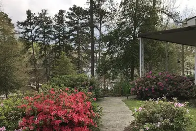 Image de Retraite confortable sur le lac Hartwell, Sc