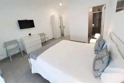 Image de Lote- Rénové, Wi-fi, Plage à 80 mètres, 2 Salles de bain