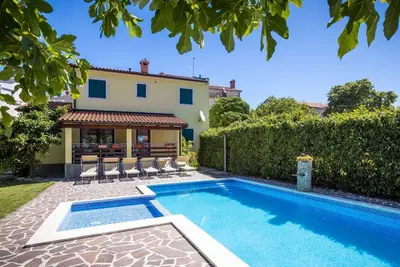 Image de Maison de vacances pour 8 personnes env. 170 qmà Medulin, Istrie (Côte sud de l'Istrie)