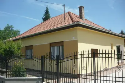 Image de Appartement de vacances Fonyód pour 1 - 7 personnes avec 3 chambres à coucher - Maison de vacances