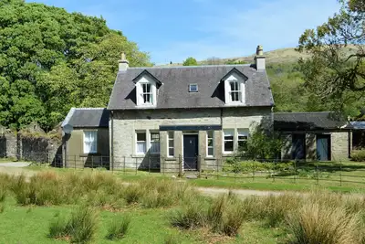 Image de Cottage de jardin, propriété de l'immobilier située dans des jardins magnifiques, Animaux acceptés, Wi-Fi
