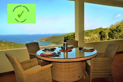 Image de Serenity - Une villa moderne avec piscine et vue imprenable