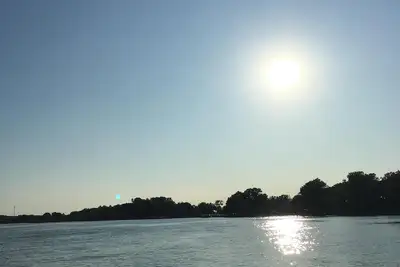 Image de Nouveau sur le marché! Faites de nombreux souvenirs de famille sur Coldwater Lake et dans un chalet confortable!