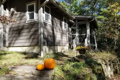 Image de Hummingbird Vacation Cottage, Dupont State Forest, Cedar Mountain, Caroline du Nord