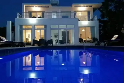 Image de Maison de vacances Esentepe pour 1 - 6 personnes avec 3 chambres à coucher - Maison de vacances