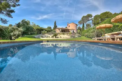 Image de Mougins - Splendid villa in quiet & fancy place