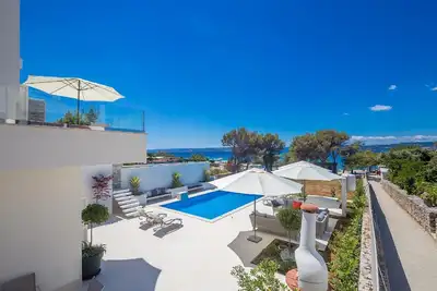 Image de Maison de vacances Krk (Stadt) pour 1 - 12 personnes avec 6 chambres à coucher - Maison de vacances