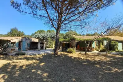 Image de Maison de vacances St Martin de Castillon pour 1 - 10 personnes avec 4 chambres à coucher - Maison d