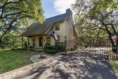 Image de Hill Country Hideaway sur 2 acres près de tout!