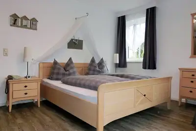 Image de Appartement confortable de 45 m², mobilier en bois naturel