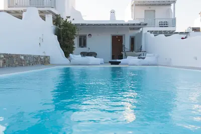 Image de Maison cycladique traditionnelle avec grande terrasse privée de 65 m² avec vue sur la mer