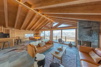 Image de Chalet Oak Tree amazing, sauna, ski-in/out