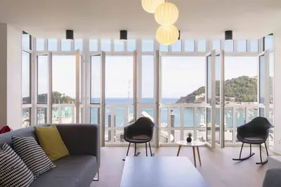 Image de Treasure | The Rentals Collection