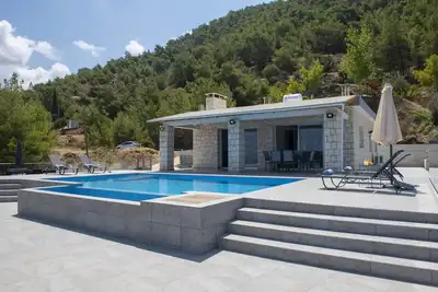 Image de Villa vue mer, piscine privée, vue sur la forêt