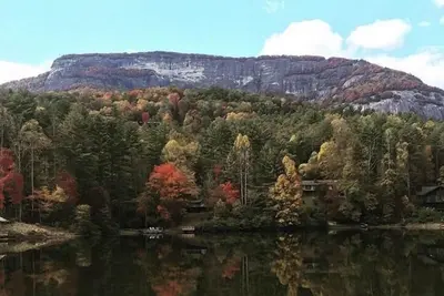 Image de Nouvelle Liste! Retraite au bord du lac rustique moderne avec vue sur la montagne Whiteside