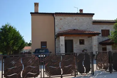 Image de Villa Sabine avec grande piscine près de Porec