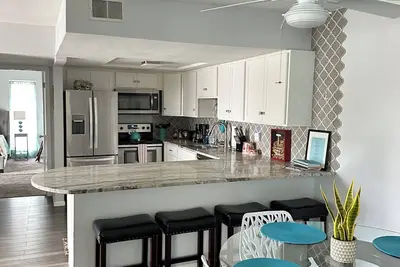 Image de Grand 1 lit 1. 5 marches de la plage, récemment rénovées