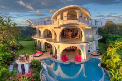 Image de Unique manoir de la jungle avec une incroyable vue à 360 degrés