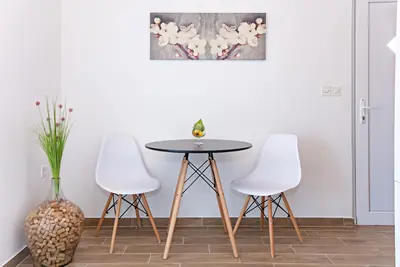 Image de Appartement d'une chambre avec le balcon et la vue sur le mer Tisno, Murter (A-815-d)